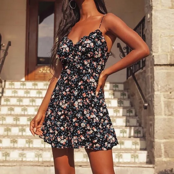Thirty Thirty Dresses & Skirts - Chic Floral Mini Dress with Spaghetti Straps